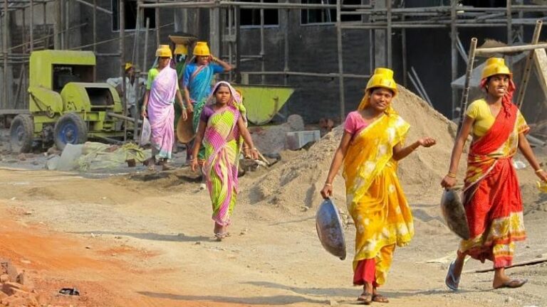 Report: Women Workers Unpaid Even in Paid Contracts